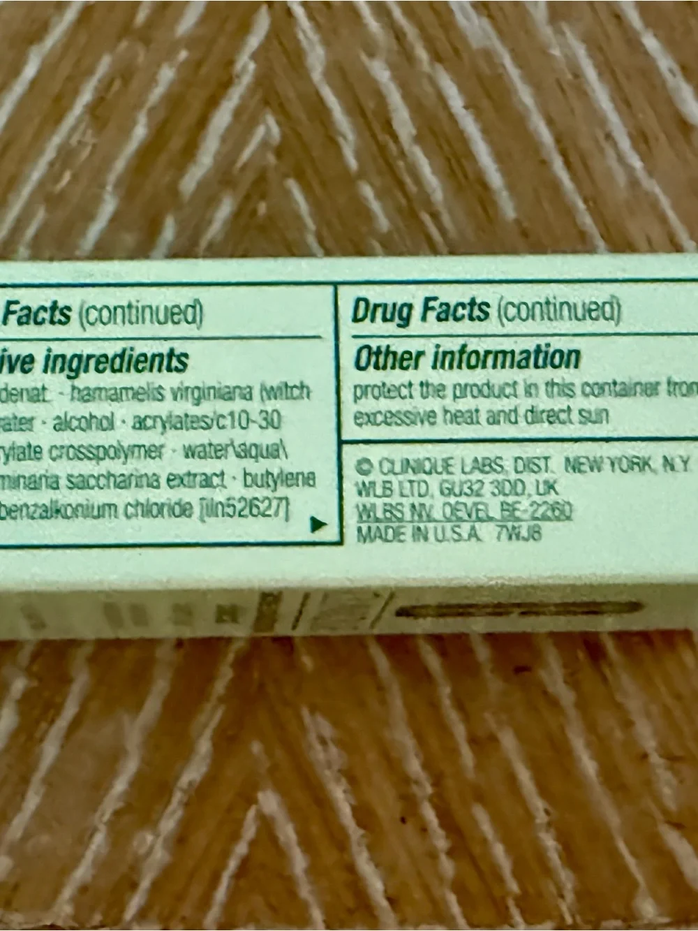 Clinique Acne Solutions Clinical Clearing Gel - Light Green Box